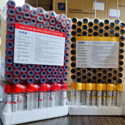 De vacuümbuizen van de Bloedmonsterinzameling met Rode Geelgroene Blauwe Zwarte Purpere Kleur